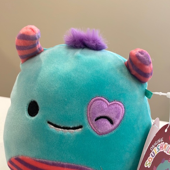 NWT 5” Leon the Monster w/ Heart Eye Valentine Squishmallow - Picture 2 of 5